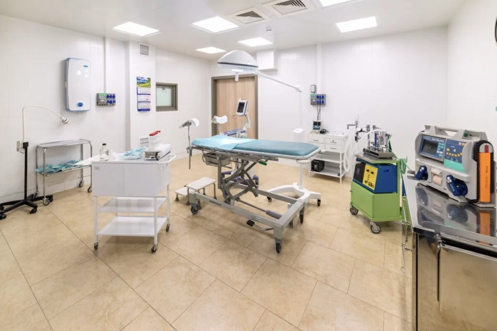 Большая операционная Клиники МАМА Большая операционная Клиники МАМА
