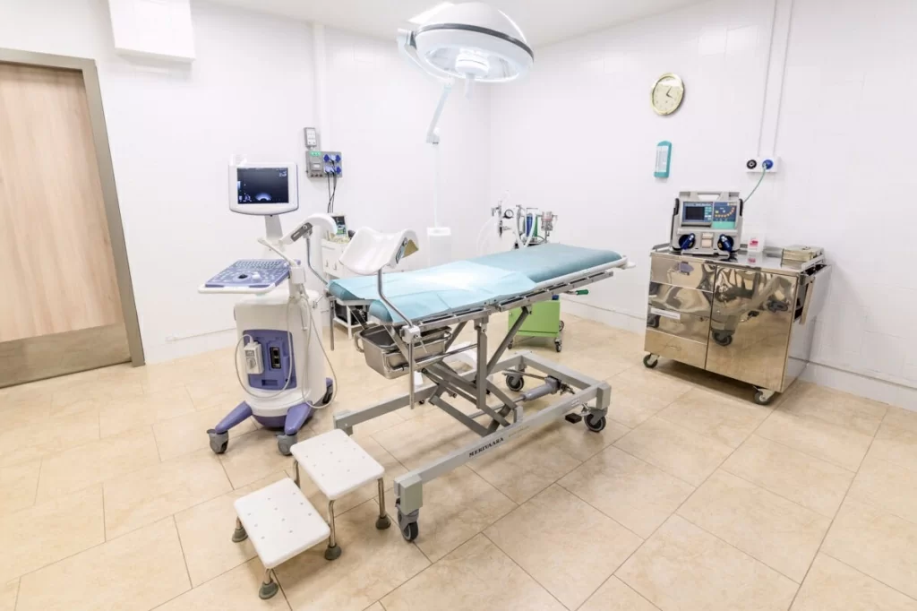 Большая операционная Клиники МАМА Большая операционная Клиники МАМА